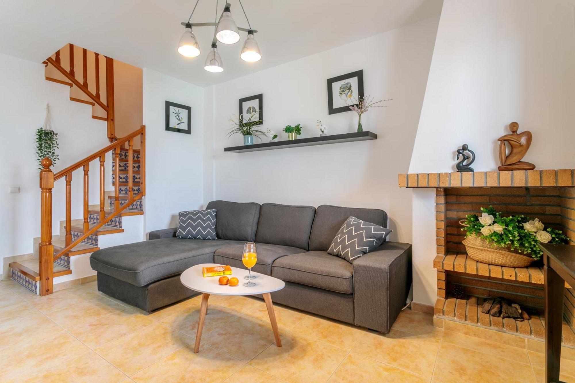 Montefaro Spacious Townhouse - Beach & Pool サンタ・ポラ エクステリア 写真