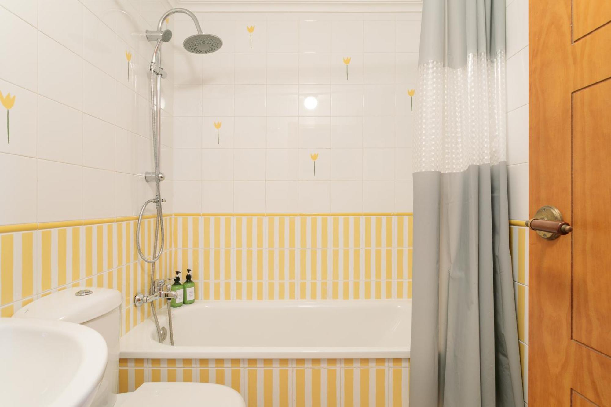 Montefaro Spacious Townhouse - Beach & Pool サンタ・ポラ エクステリア 写真