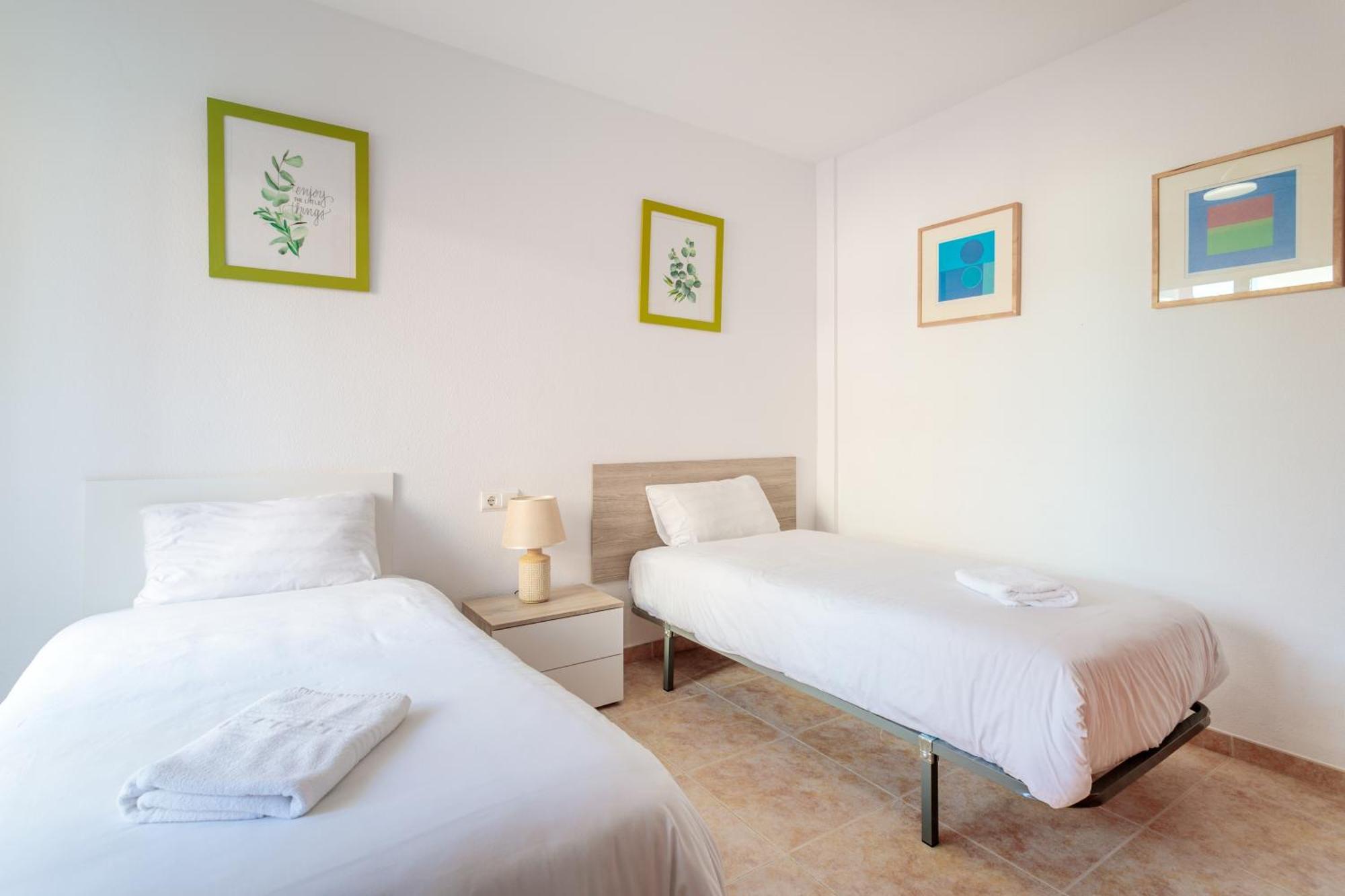 Montefaro Spacious Townhouse - Beach & Pool サンタ・ポラ エクステリア 写真